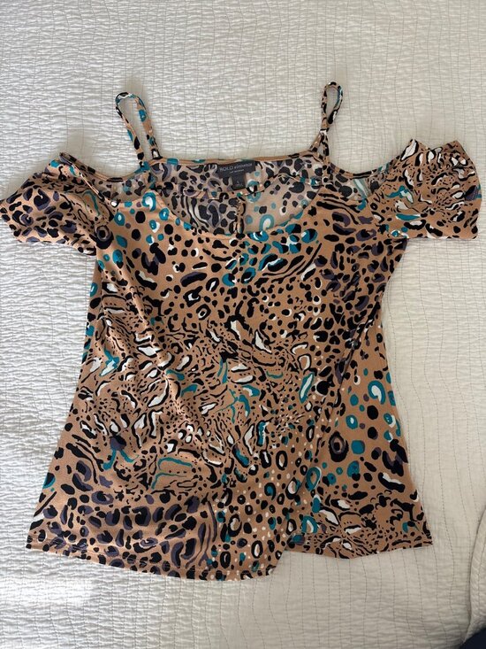 BOLD elements Tops - BOLD Elements Leopard Cold-Shoulder Top — Women's L